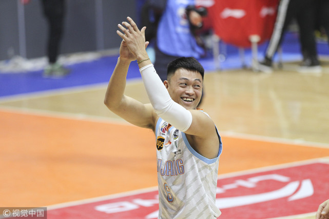 卫冕冠军备战中,赛季末形势紧迫 卫冕冠军备战中,赛季末形势紧迫