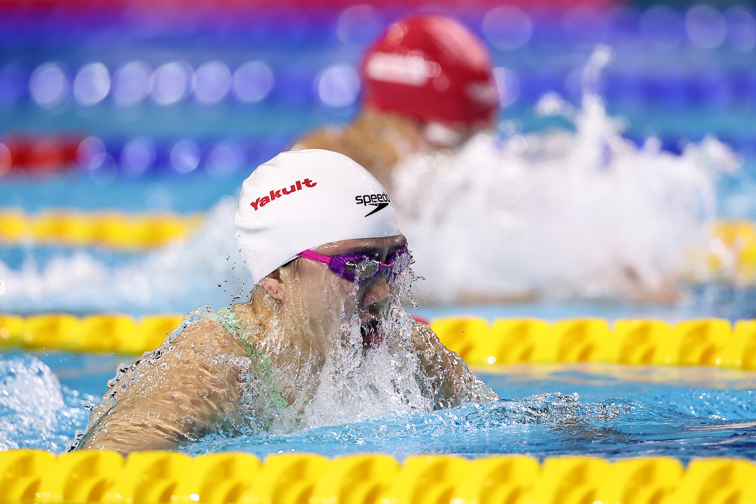 亚洲运动员在游泳比赛中打破世界纪录 亚洲运动员在游泳比赛中打破世界纪录