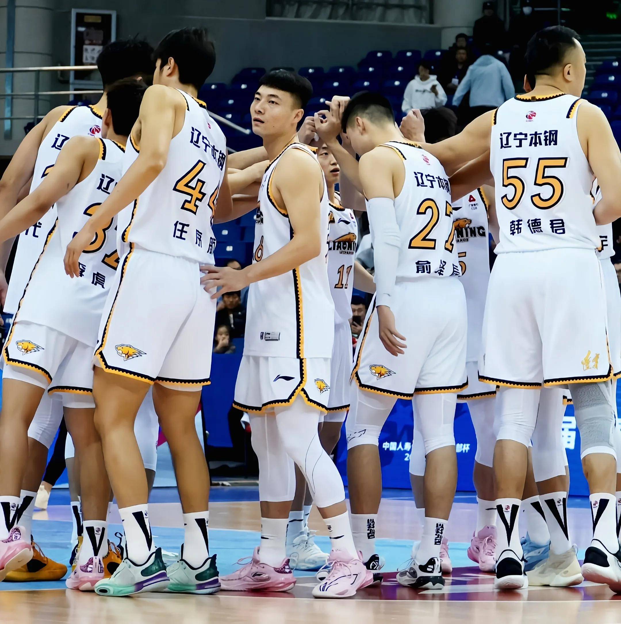 CBA选手刷新世界纪录，震撼全场的简单介绍